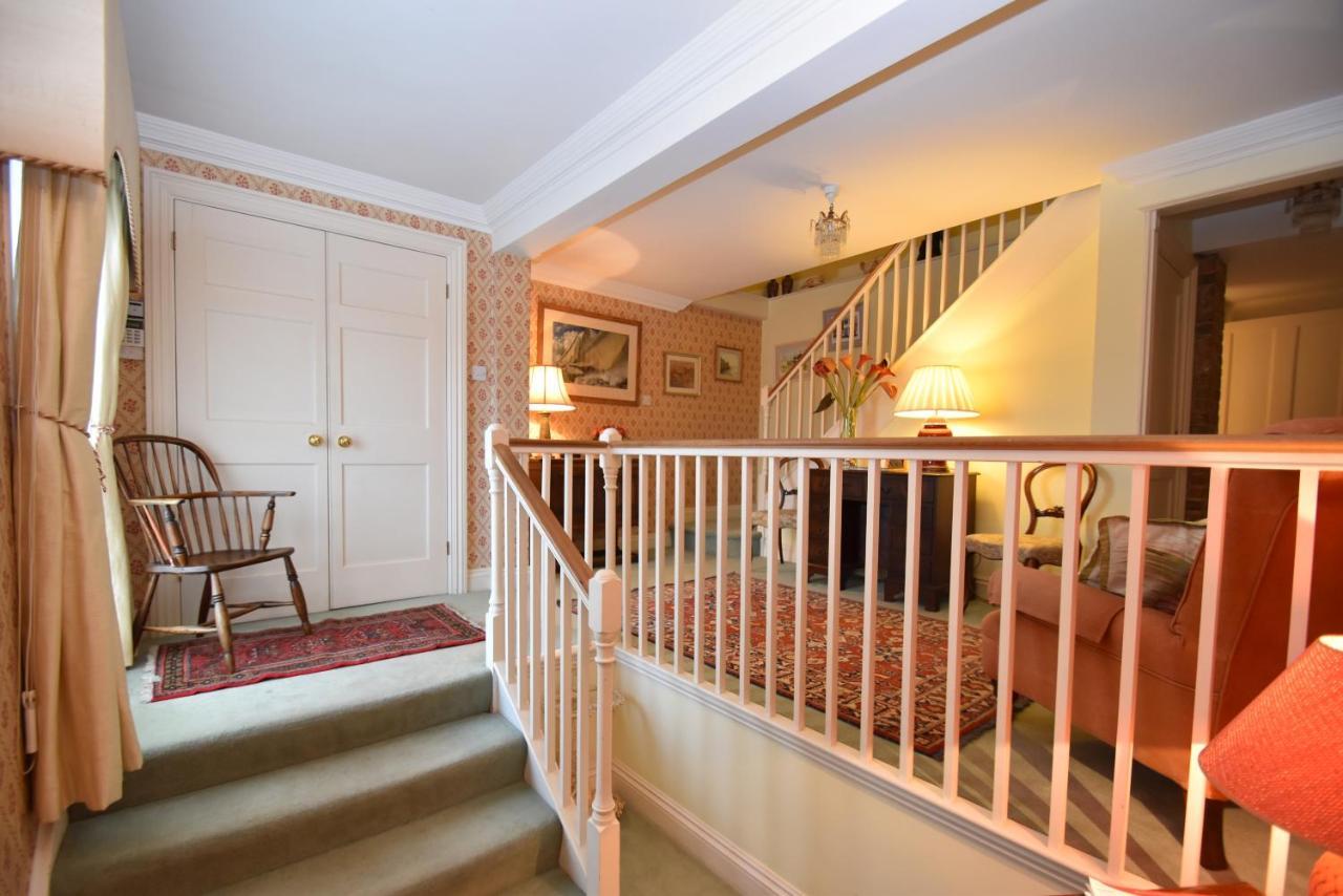 Whitefriars, Rye - Central Location With Parking For 3 Cars - Large Family Home エクステリア 写真