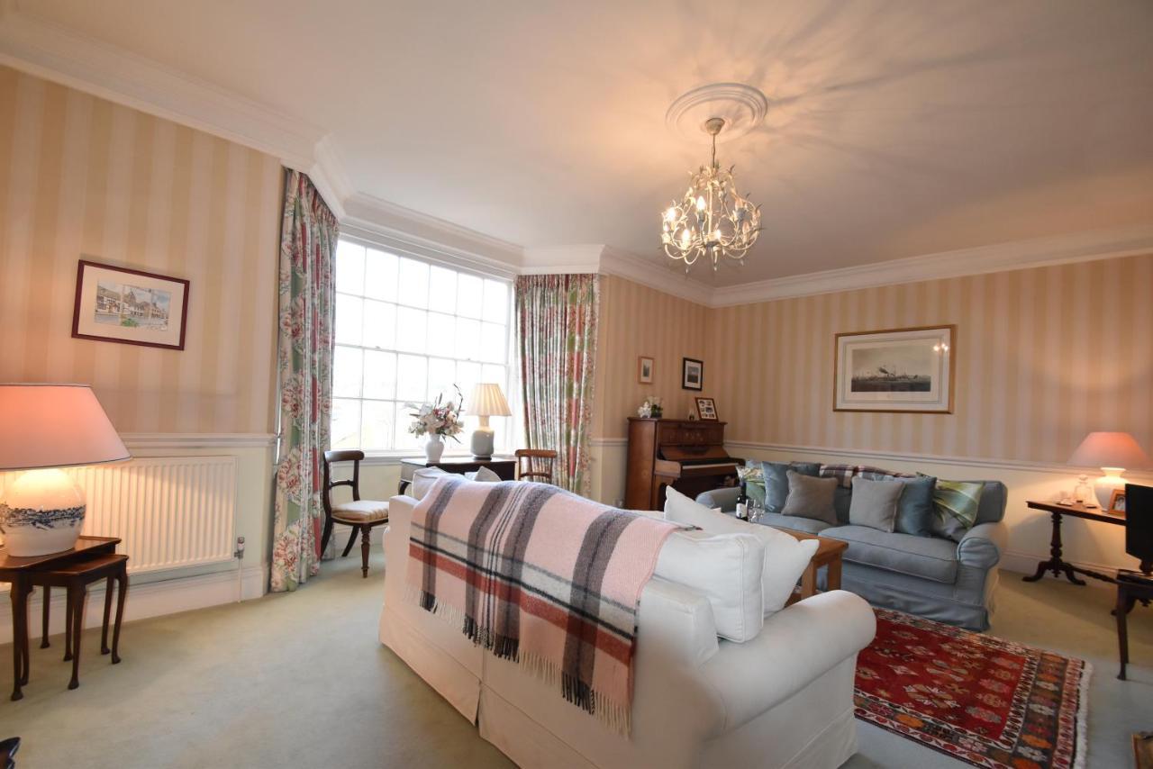Whitefriars, Rye - Central Location With Parking For 3 Cars - Large Family Home エクステリア 写真